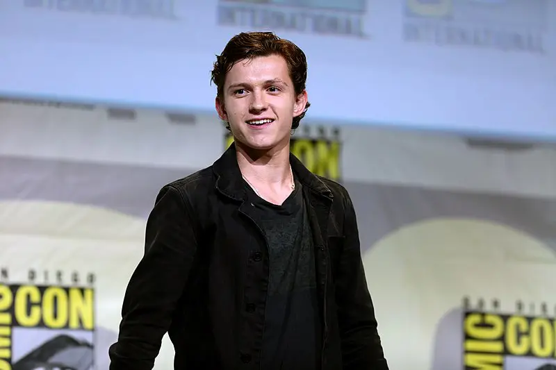 Tom Holland 28652895005