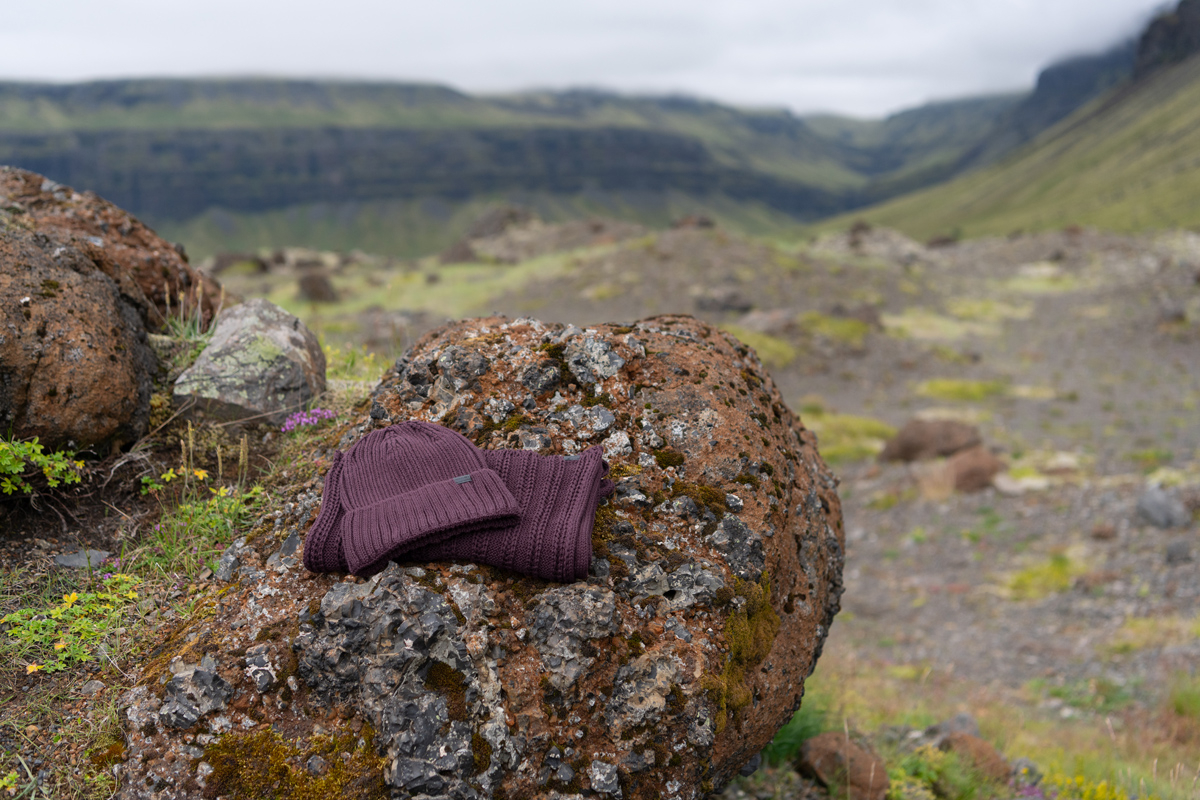 Stylowe dodatki męskie na jesień – rękawiczki, szaliki i czapki