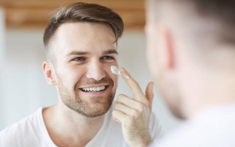 Pielęgnacja męskiej skóry od A do Z – jak wykonać ją prawidłowo? 8 adobestock 262008119 wp