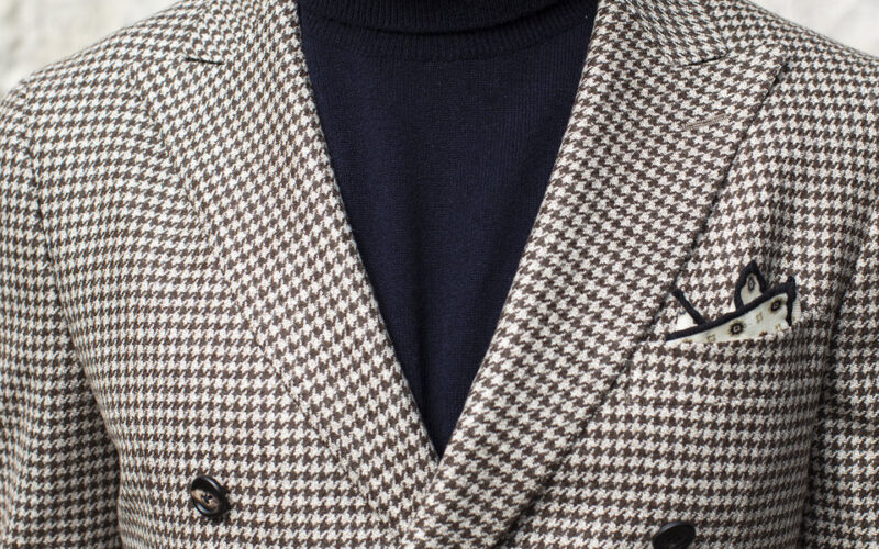 Jak budować styl smart casual jesienią – kluczowe elementy męskiej garderoby