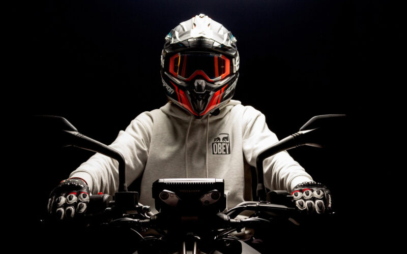 Jak dobrać kask motocyklowy, który nie męczy na długich trasach? 5 Jak dobrać kask motocyklowy, który nie męczy na długich trasach?