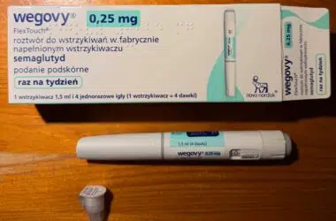 Lek Wegovy w opakowaniu i strzykawce
