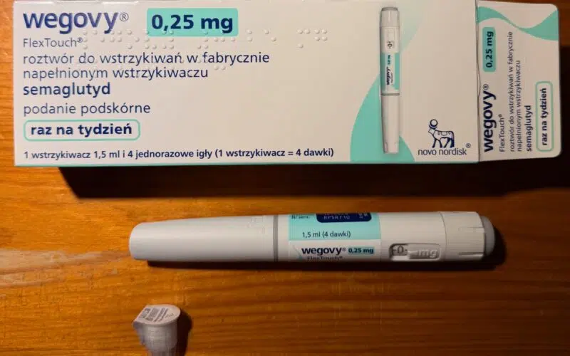 Lek Wegovy w opakowaniu i strzykawce