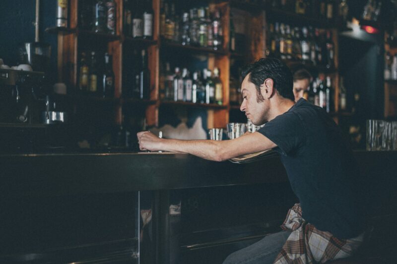 10 męskich zasad picia alkoholu