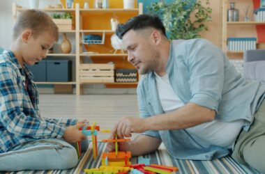 7 rzeczy, których nie wolno robić przy dziecku