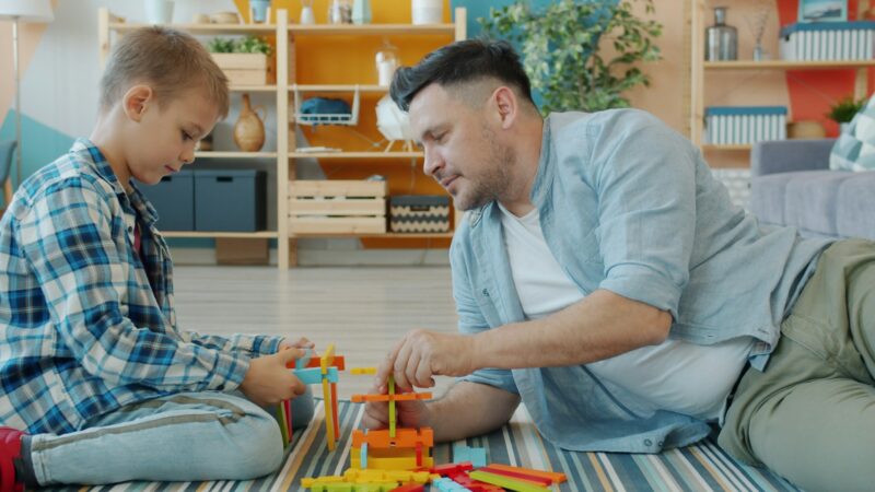 7 rzeczy, których nie wolno robić przy dziecku 5 7 rzeczy, których nie wolno robić przy dziecku