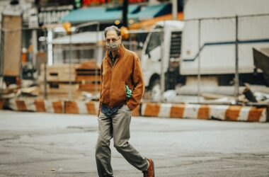 Jak to nosić: kolorowe spodnie