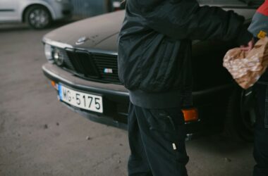 Kurtka pilotka: powrót w wielkim stylu 12 Kurtka pilotka: powrót w wielkim stylu