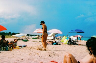Wakacyjny podryw: jak uwieść ją na plaży?