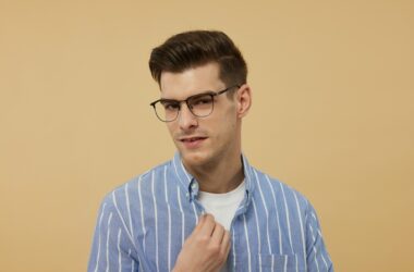 Smart casual męski – zasady łączenia elegancji z codziennym luzem 13 20260410132434 g200754f449c279d85b8fb7832bf465c1b03a25276309e9ec4175f445d06aff48d5ad0d6f10b55bf3665ef53bff3f6cc66a97b5dc1d3e3f9110151913caab8420 1280.jpg.jpg