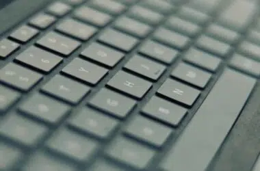 10594
