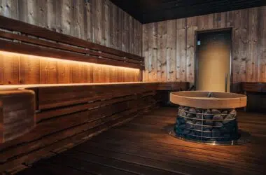 Sauna po treningu nie naprawia mięśni. Co wykazał przegląd 14 badań